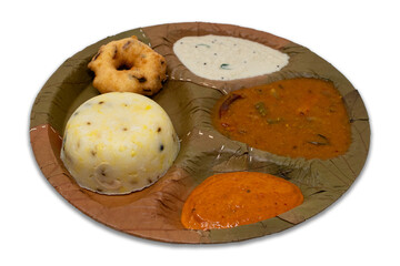 Ven Pongal Popular South Indian Breakfast Temple Style Served With Medu vada, Sambar, Coconut Chutney, Tomato Chutney on Traditional Eco Friendly Leaf Plate Transparent No Background Selective Focus