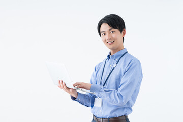 若い男性のエンジニア