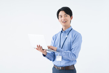 若い男性のエンジニア