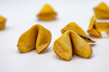 메모를 숨기고있는 맛있어 보이는 포츈쿠키