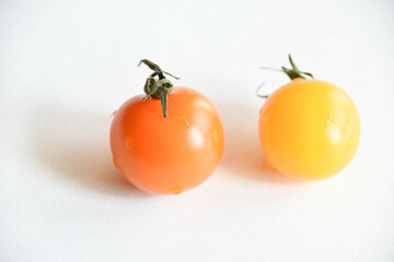 二色のミニトマト