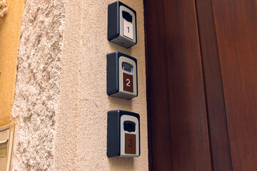 Keys safes at the entrance to the hotel. Daily rent of apartments. Entrance to the hostel using a code lock and mini safe with keys