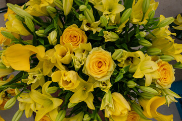 Yellow Bouquet of Roses and Lilies