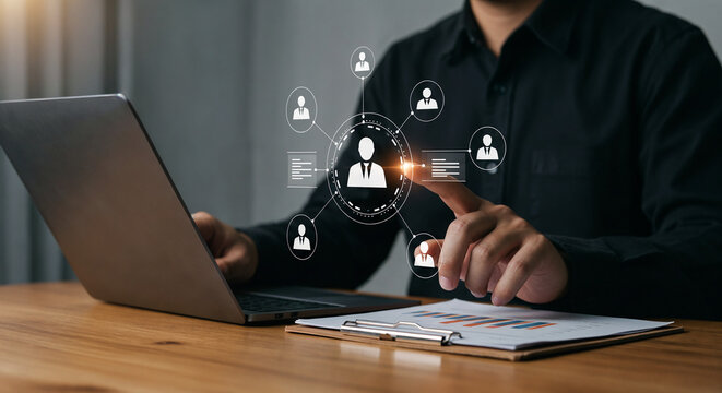 Tecnolog&iacute;a RRHH innovadora: Especialista en recursos humanos analiza perfiles profesionales y redes talento para contrataci&oacute;n estrat&eacute;gica en la era digital