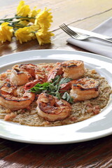 Prawns Provençal style, with garlic, lemon, butter sauce, pepper, olive oil and parsley