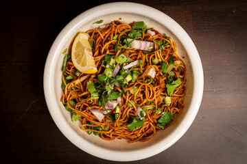 Vegetable chow mein noodles
