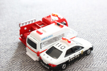 待機するパトカーたち