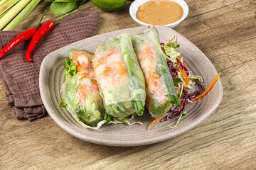 Vietnamese spring roll with prawn and salad