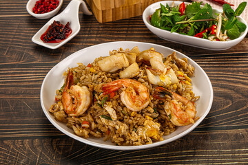 Vietnamese fried rice with prawn and squid Kom Ran
