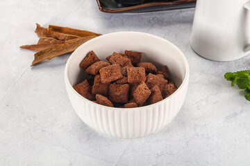 Dry sweet chocolate ceral flakes