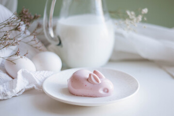 cute easter menu idea: jelly easter bunny