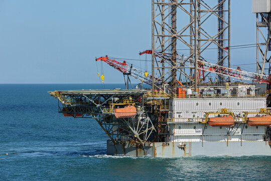 Off shore industry drill rig at sea