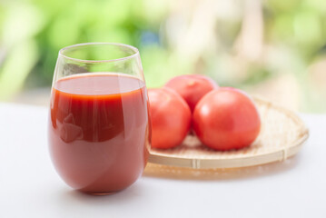新鮮なトマトジュース
