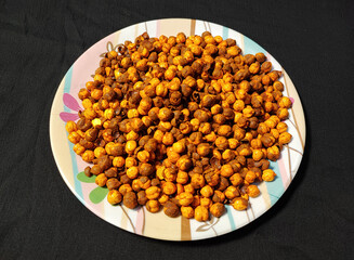 Crispy Roasted Spicy Chickpeas