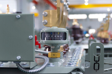 Oil pressure sensor in high current transformer