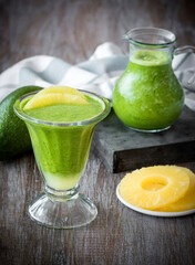 Green detox drink 