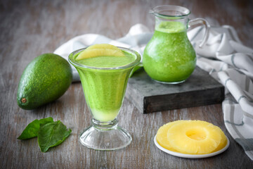 Green detox drink 