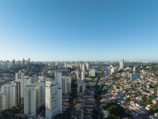 A Lapa, um dos bairros mais tradicionais de São Paulo, ganha uma nova dimensão vista do alto. Com...