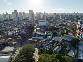 A Lapa, um dos bairros mais tradicionais de São Paulo, ganha uma nova dimensão vista do alto. Com...