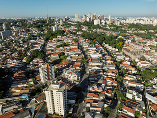 A Lapa, um dos bairros mais tradicionais de São Paulo, ganha uma nova dimensão vista do alto. Com...