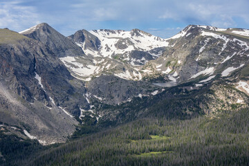Obraz premium Rocky Mountain National Park Colorado. Mountains meadow sunrise sunet landscape alpine scenery snow capped mountains
