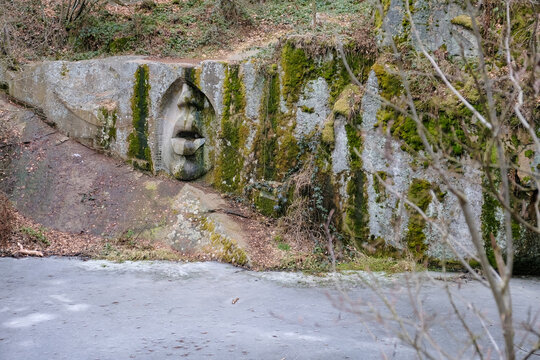 Lipnice nad Sazavou - 2 March 2025, socha Usta pravdy