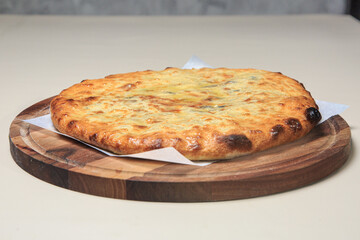 a mouthwatering flatbread that looks perfect for a quick and satisfying meal.