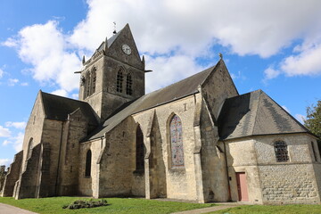 Fototapeta premium Sainte-Mère l'église et son parachutiste américain