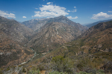 Fototapeta premium Mountain views in Kings Canyon, California.