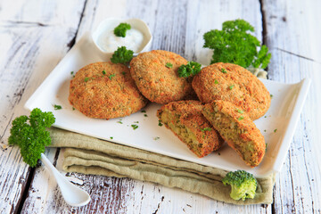 Brokkoli Bratlinge aus dem Airfryer
