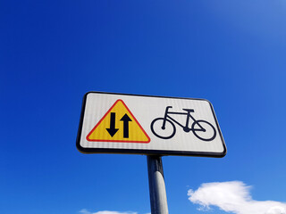 Two-way bicycle road vertical sign.