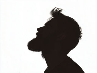 Silueta de hombre con barba en tonos blancos y negros sobre fondo transparente