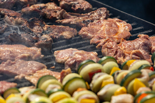 Grillowanie na świeżym powietrzu &ndash; Przepisy, Kiełbasa, Kark&oacute;wka, Szaszłyki, Warzywa z Grilla i Porady na Udany Piknik