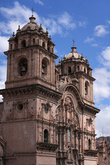 Fototapeta premium Plaza de Armas o Plaza Mayor of the city of Cusco, Peru. Iglesia de la Compañia de Jesus