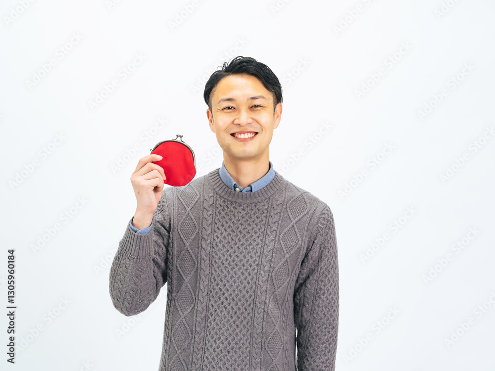 Poster お金、貯金、マネー、お得、財テク、賃上げ、男性、日本人、ポジティブ、嬉しい、喜ぶ、ラッキー、チャンス、ボーナス、給料、お小遣い、カジュアル、普段着、私服、プライベート、フリーランス、パパ、お父さん、ミドル、ミドルエイジ、中年、30代、40代、おじさん、投資、資産運用、おトク、貯蓄、収入、副業、稼ぐ、儲かる、財布、笑顔、買い物、ショッピング、セール、キャンペーン、キャッシュバック、値下げ、ポイント、