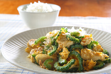 ゴーヤチャンプルとご飯