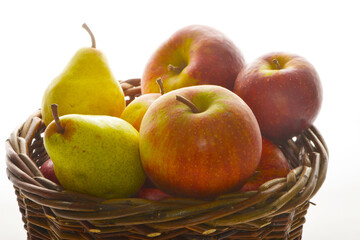Apfel,  Malus domestica, Wellant, Rubinette,  Gala, Williams Christ  im  Korb