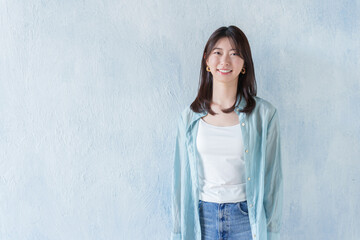 若い笑顔の女性