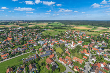 Ausblick auf die Gemeinde Pürgen nahe Landsberg in der Region Ammersee-Lech
