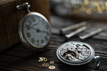 Mechanical watch repair, watchmaker's workshop