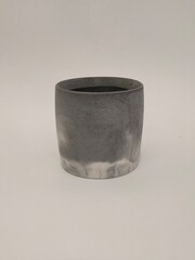 A round marbled concrete tray with a subtle blend of white and gray tones, offering a sophisticated and stylish look.