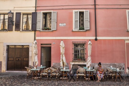 mantua, italien - idyllische piazza matilde di canossa