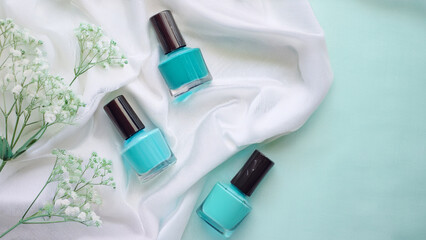 美しい青色のマニキュア、フォトジェニックなコピースペース