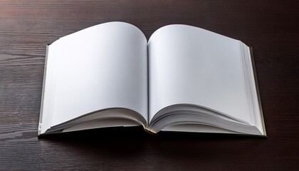 Fototapeta premium buch aufgeschlagen und unbeschrieben auf dunklem holztisch mit t
