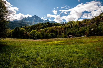 Fototapeta premium Cascate e vedute Fondo Toce
