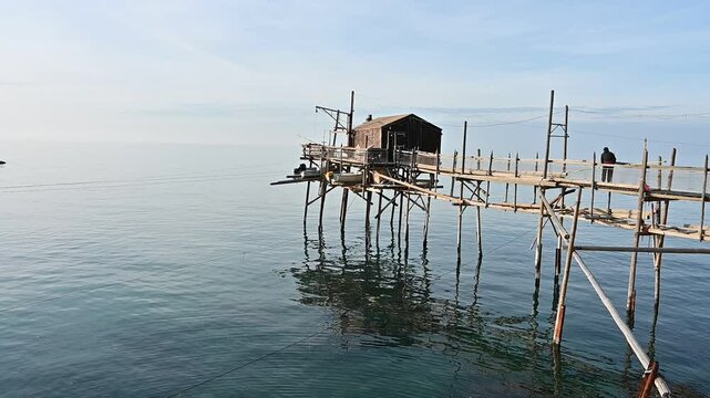 At the foot of the ancient village of Termoli, the Passeggiata dei Trabucchi winds its way, a stretch of coast from which it is possible to access the trabucchi, ancient fishing machines.