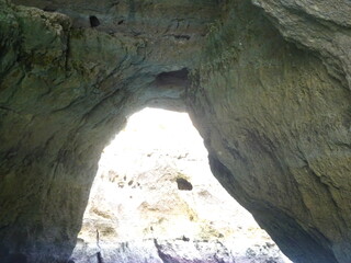 Höhlen und Klippen vor der portugisieschen Atlantikküste