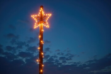 Obraz premium Large metal pole with twinkling fairy lights on top, evening, sparkle, country
