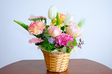 春のフラワーアレンジメント