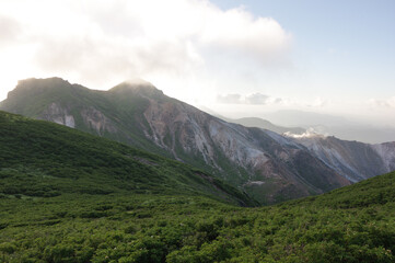 Naklejka premium 夕暮れの夏山